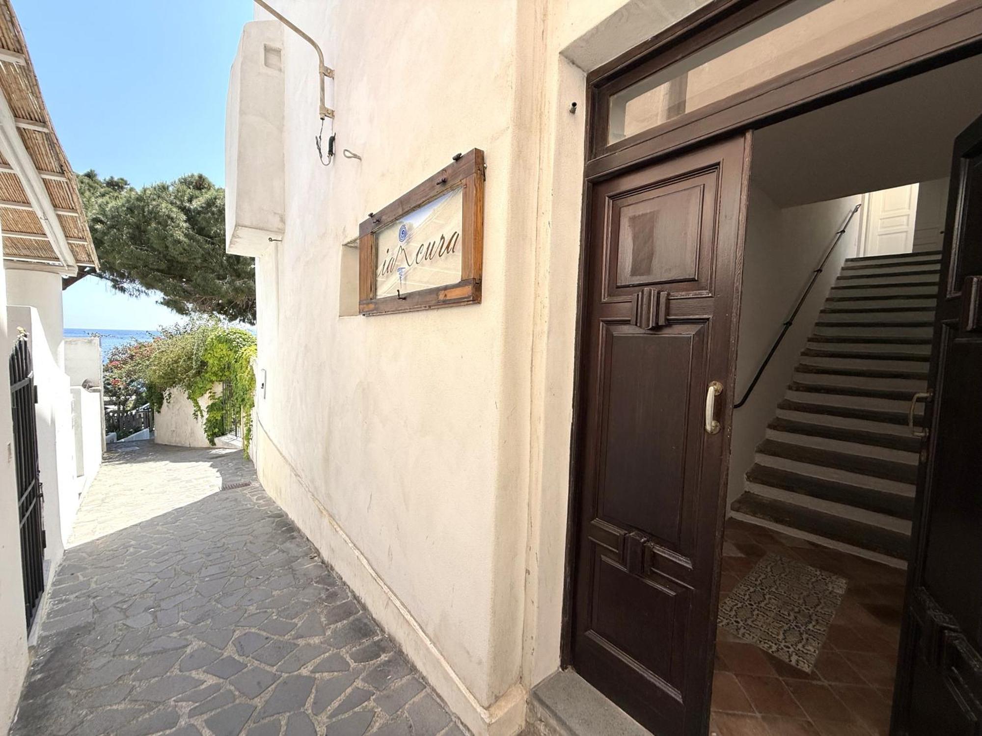 Iancura - B&B Di Design A Salina Santa Marina Salina Exterior foto